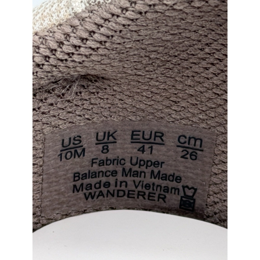 BZees Winner Comfort Sneaker, Women's 10 M, Beige,Gold Metallic Accents,Zip,NIB - Picture 14 of 16